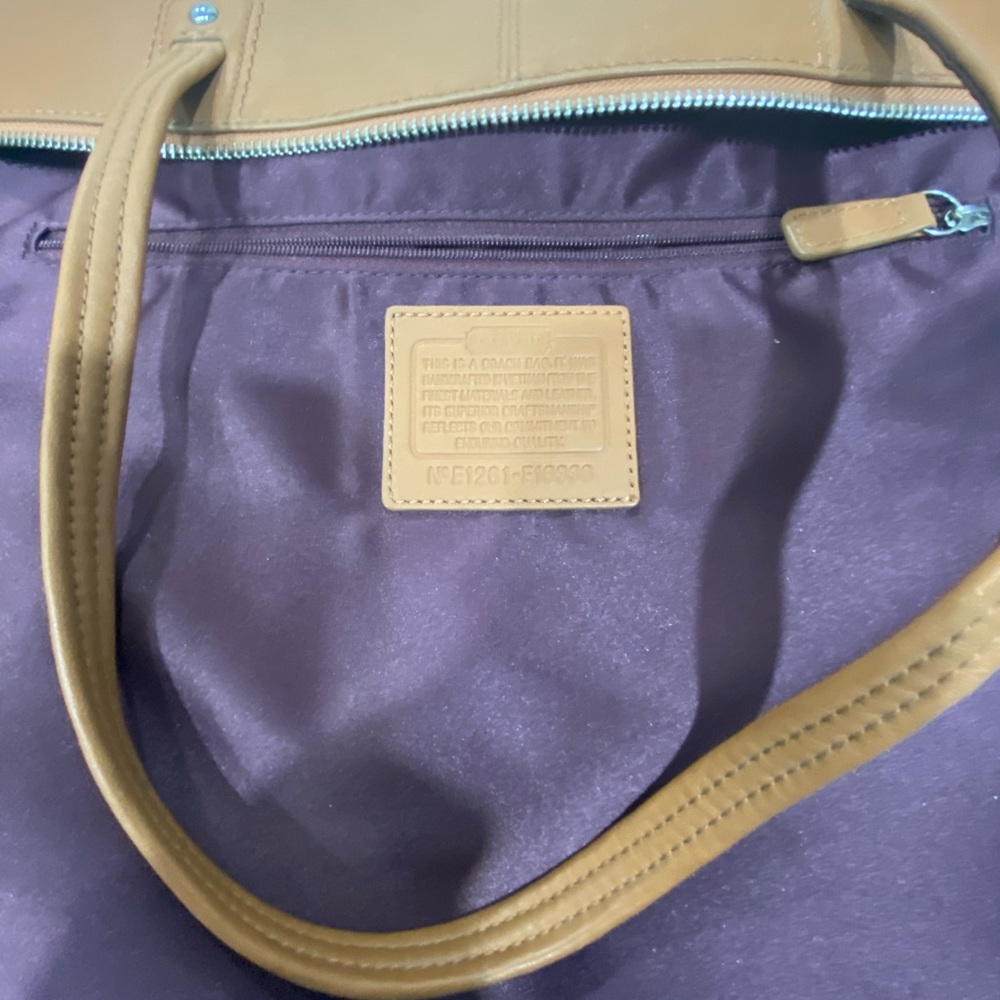 Beautiful Coach bag - Picture 5 of 8